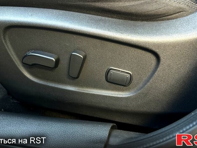 Сірий Ніссан Rogue Sport, об'ємом двигуна 2 л та пробігом 39 тис. км за 16000 $, фото 6 на Automoto.ua