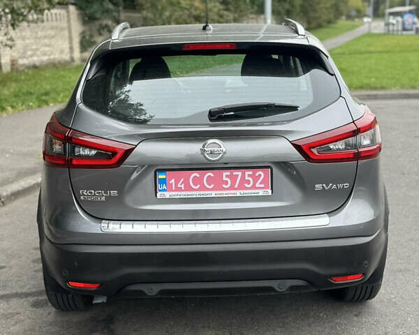 Серый Ниссан Rogue Sport, объемом двигателя 0 л и пробегом 80 тыс. км за 16000 $, фото 4 на Automoto.ua