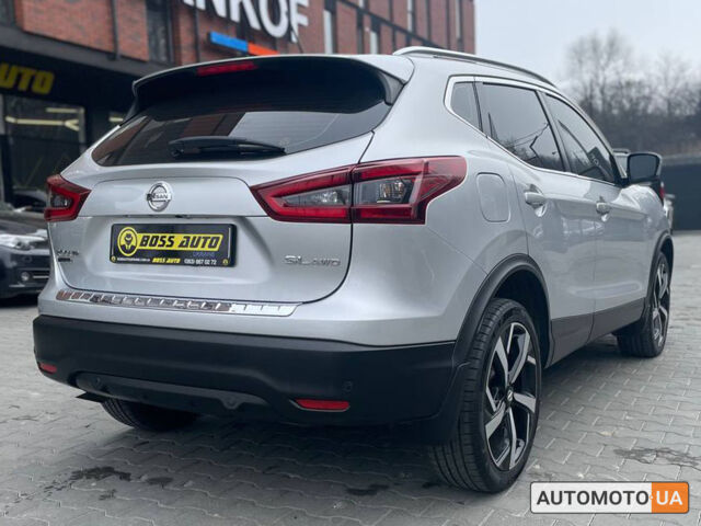 Сірий Ніссан Rogue Sport, об'ємом двигуна 2 л та пробігом 101 тис. км за 19500 $, фото 5 на Automoto.ua