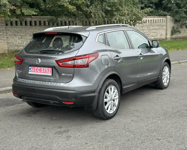 Серый Ниссан Rogue Sport, объемом двигателя 0 л и пробегом 80 тыс. км за 16000 $, фото 5 на Automoto.ua