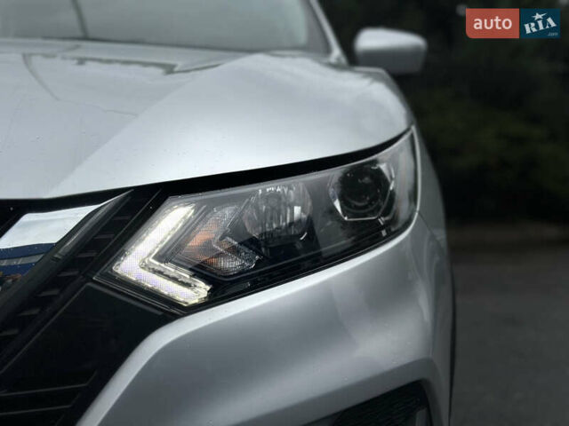 Серый Ниссан Rogue Sport, объемом двигателя 2 л и пробегом 74 тыс. км за 16500 $, фото 5 на Automoto.ua