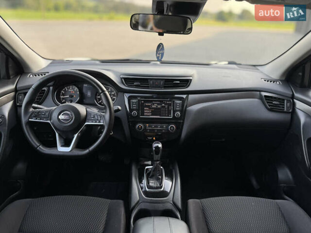Серый Ниссан Rogue Sport, объемом двигателя 2 л и пробегом 131 тыс. км за 14800 $, фото 8 на Automoto.ua