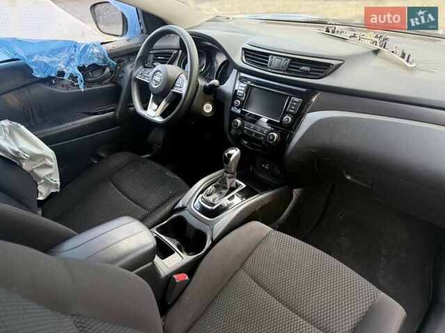 Серый Ниссан Rogue Sport, объемом двигателя 2 л и пробегом 119 тыс. км за 10900 $, фото 9 на Automoto.ua