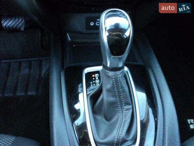 Серый Ниссан Rogue Sport, объемом двигателя 2 л и пробегом 65 тыс. км за 16100 $, фото 16 на Automoto.ua