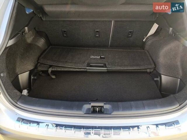 Серый Ниссан Rogue Sport, объемом двигателя 2 л и пробегом 85 тыс. км за 15450 $, фото 23 на Automoto.ua