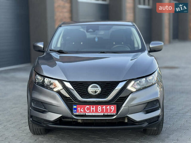 Серый Ниссан Rogue Sport, объемом двигателя 2 л и пробегом 131 тыс. км за 14800 $, фото 1 на Automoto.ua