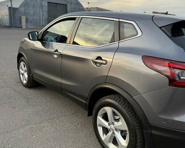 Серый Ниссан Rogue Sport, объемом двигателя 2 л и пробегом 97 тыс. км за 15100 $, фото 4 на Automoto.ua