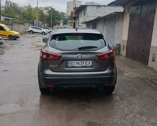 Серый Ниссан Rogue Sport, объемом двигателя 2 л и пробегом 151 тыс. км за 14000 $, фото 4 на Automoto.ua