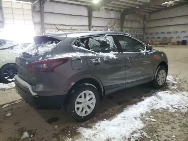 Серый Ниссан Rogue Sport, объемом двигателя 2 л и пробегом 92 тыс. км за 11500 $, фото 5 на Automoto.ua