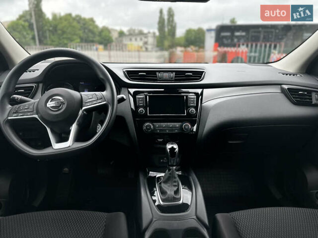 Серый Ниссан Rogue Sport, объемом двигателя 2 л и пробегом 74 тыс. км за 16500 $, фото 11 на Automoto.ua