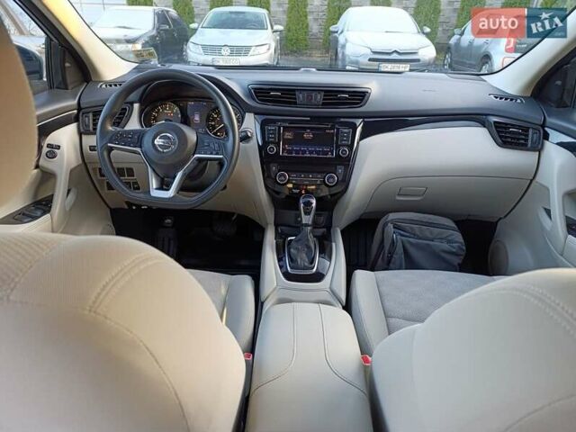 Серый Ниссан Rogue Sport, объемом двигателя 2 л и пробегом 85 тыс. км за 15450 $, фото 39 на Automoto.ua