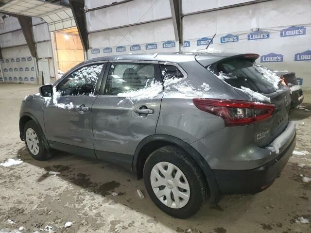 Серый Ниссан Rogue Sport, объемом двигателя 2 л и пробегом 92 тыс. км за 11500 $, фото 3 на Automoto.ua