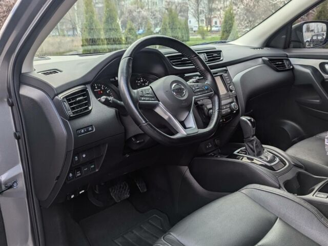 Серый Ниссан Rogue Sport, объемом двигателя 2 л и пробегом 91 тыс. км за 17500 $, фото 8 на Automoto.ua