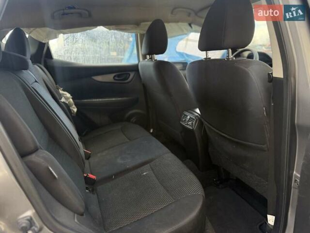 Серый Ниссан Rogue Sport, объемом двигателя 2 л и пробегом 119 тыс. км за 10900 $, фото 19 на Automoto.ua