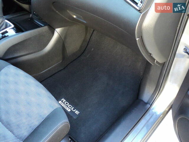 Серый Ниссан Rogue Sport, объемом двигателя 2 л и пробегом 65 тыс. км за 16100 $, фото 18 на Automoto.ua