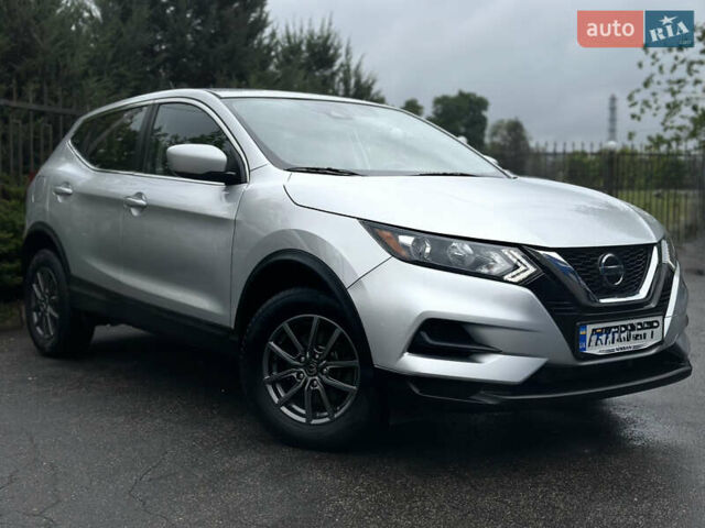 Серый Ниссан Rogue Sport, объемом двигателя 2 л и пробегом 74 тыс. км за 16500 $, фото 1 на Automoto.ua