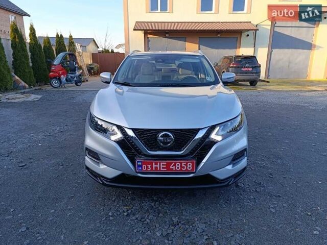 Серый Ниссан Rogue Sport, объемом двигателя 2 л и пробегом 85 тыс. км за 15450 $, фото 4 на Automoto.ua