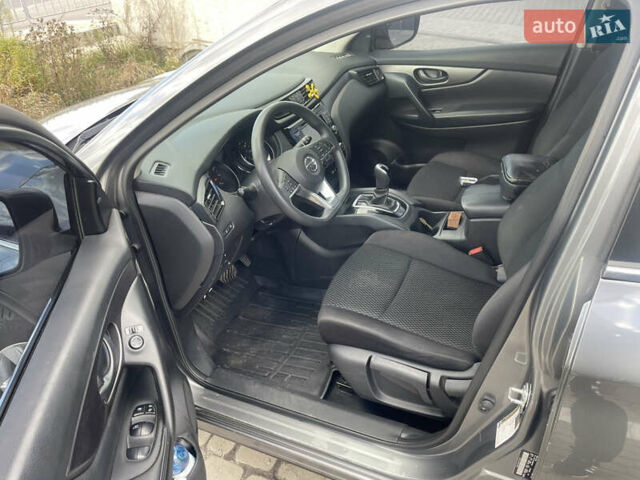 Сірий Ніссан Rogue Sport, об'ємом двигуна 2 л та пробігом 156 тис. км за 16200 $, фото 6 на Automoto.ua