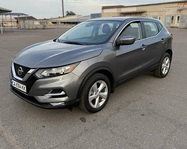 Серый Ниссан Rogue Sport, объемом двигателя 2 л и пробегом 97 тыс. км за 15100 $, фото 2 на Automoto.ua