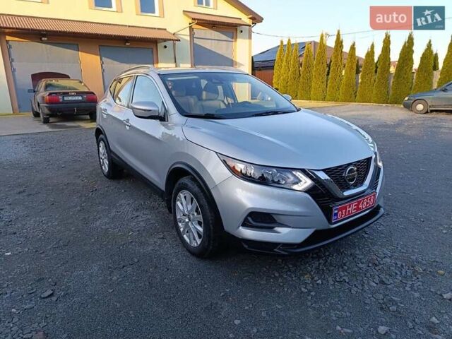 Серый Ниссан Rogue Sport, объемом двигателя 2 л и пробегом 85 тыс. км за 15450 $, фото 6 на Automoto.ua