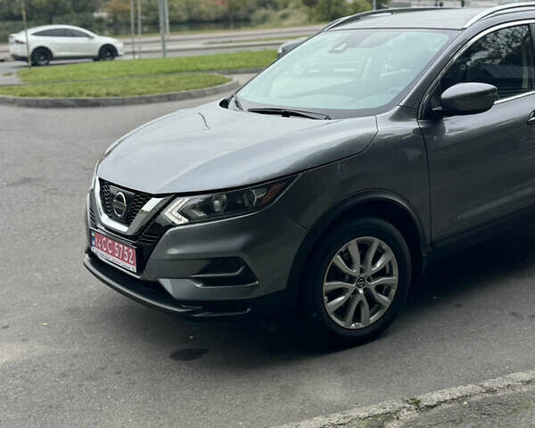 Серый Ниссан Rogue Sport, объемом двигателя 0 л и пробегом 80 тыс. км за 16000 $, фото 1 на Automoto.ua