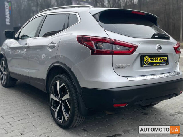 Сірий Ніссан Rogue Sport, об'ємом двигуна 2 л та пробігом 101 тис. км за 19500 $, фото 3 на Automoto.ua