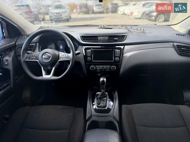 Серый Ниссан Rogue Sport, объемом двигателя 2 л и пробегом 119 тыс. км за 10900 $, фото 12 на Automoto.ua