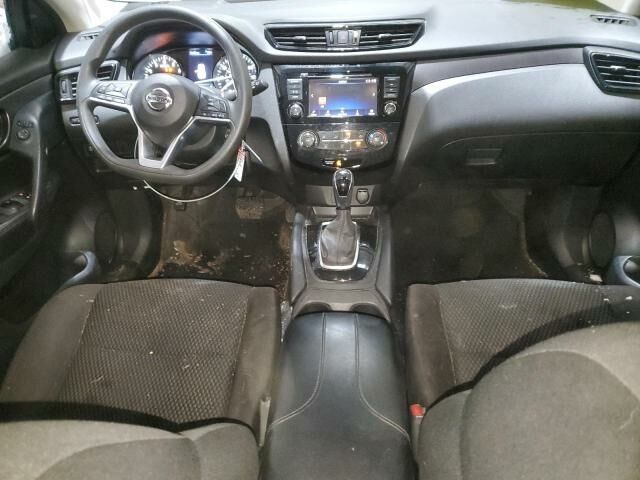 Серый Ниссан Rogue Sport, объемом двигателя 2 л и пробегом 92 тыс. км за 11500 $, фото 7 на Automoto.ua