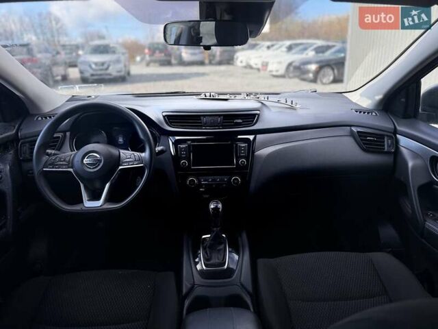 Серый Ниссан Rogue Sport, объемом двигателя 2 л и пробегом 119 тыс. км за 10900 $, фото 10 на Automoto.ua