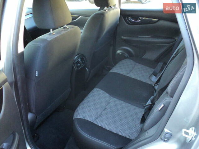 Серый Ниссан Rogue Sport, объемом двигателя 2 л и пробегом 65 тыс. км за 16100 $, фото 20 на Automoto.ua