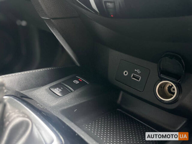 Сірий Ніссан Rogue Sport, об'ємом двигуна 2 л та пробігом 101 тис. км за 19500 $, фото 12 на Automoto.ua