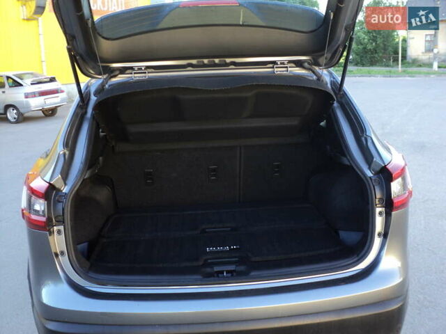 Серый Ниссан Rogue Sport, объемом двигателя 2 л и пробегом 65 тыс. км за 16100 $, фото 24 на Automoto.ua