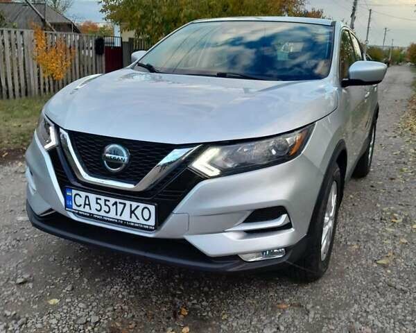 Серый Ниссан Rogue Sport, объемом двигателя 2 л и пробегом 83 тыс. км за 14800 $, фото 1 на Automoto.ua