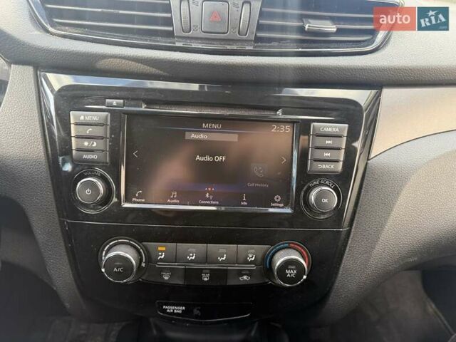 Серый Ниссан Rogue Sport, объемом двигателя 2 л и пробегом 119 тыс. км за 10900 $, фото 15 на Automoto.ua
