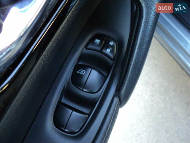 Серый Ниссан Rogue Sport, объемом двигателя 2 л и пробегом 65 тыс. км за 16100 $, фото 14 на Automoto.ua