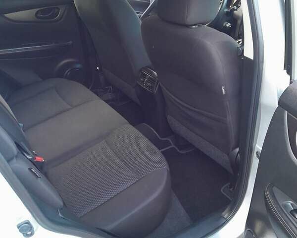 Серый Ниссан Rogue Sport, объемом двигателя 2 л и пробегом 83 тыс. км за 14800 $, фото 5 на Automoto.ua