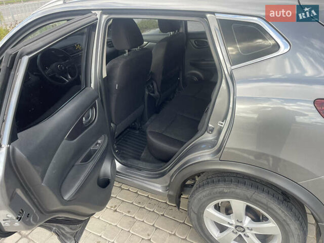 Сірий Ніссан Rogue Sport, об'ємом двигуна 2 л та пробігом 156 тис. км за 16200 $, фото 7 на Automoto.ua