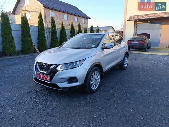 Серый Ниссан Rogue Sport, объемом двигателя 2 л и пробегом 85 тыс. км за 15450 $, фото 18 на Automoto.ua