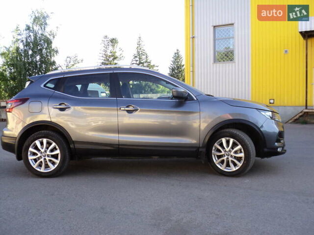 Серый Ниссан Rogue Sport, объемом двигателя 2 л и пробегом 65 тыс. км за 16100 $, фото 3 на Automoto.ua