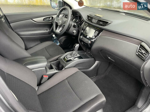 Серый Ниссан Rogue Sport, объемом двигателя 2 л и пробегом 60 тыс. км за 15500 $, фото 9 на Automoto.ua