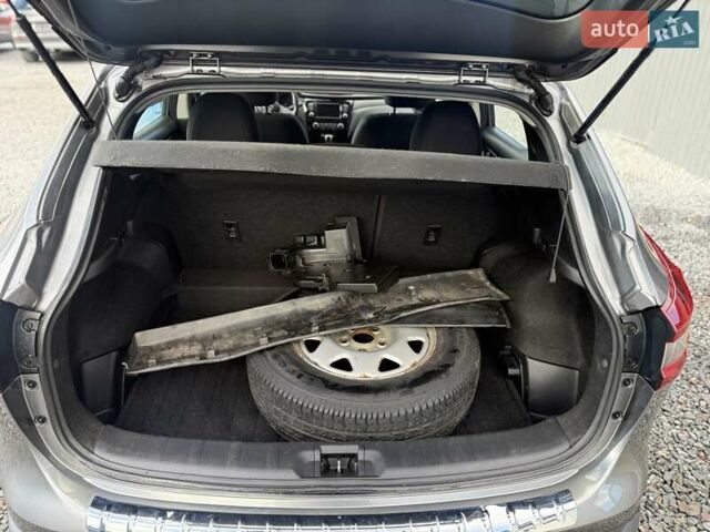 Серый Ниссан Rogue Sport, объемом двигателя 2 л и пробегом 119 тыс. км за 10900 $, фото 21 на Automoto.ua