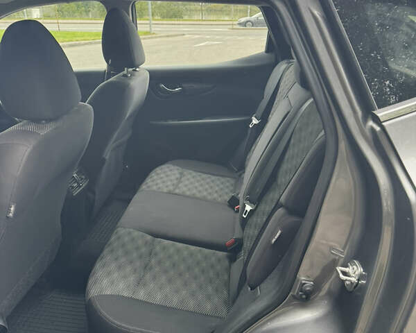 Серый Ниссан Rogue Sport, объемом двигателя 0 л и пробегом 80 тыс. км за 16000 $, фото 13 на Automoto.ua