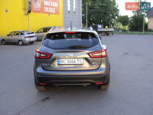 Серый Ниссан Rogue Sport, объемом двигателя 2 л и пробегом 65 тыс. км за 16100 $, фото 5 на Automoto.ua