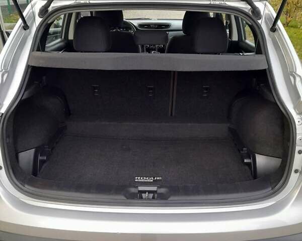 Серый Ниссан Rogue Sport, объемом двигателя 2 л и пробегом 83 тыс. км за 14800 $, фото 12 на Automoto.ua