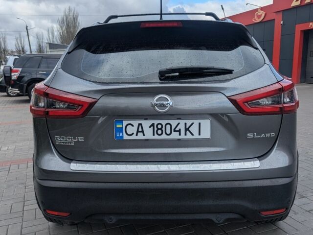 Серый Ниссан Rogue Sport, объемом двигателя 2 л и пробегом 91 тыс. км за 17500 $, фото 17 на Automoto.ua