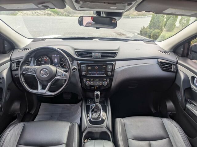 Серый Ниссан Rogue Sport, объемом двигателя 2 л и пробегом 91 тыс. км за 17500 $, фото 2 на Automoto.ua