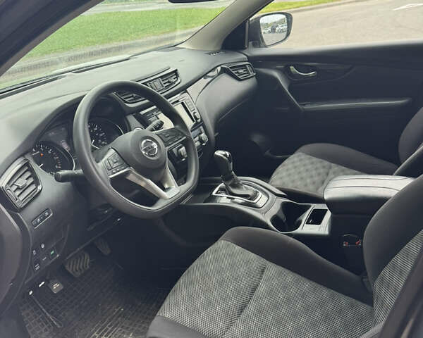 Серый Ниссан Rogue Sport, объемом двигателя 0 л и пробегом 80 тыс. км за 16000 $, фото 10 на Automoto.ua