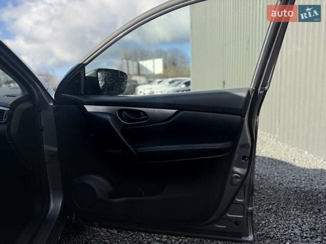 Серый Ниссан Rogue Sport, объемом двигателя 2 л и пробегом 119 тыс. км за 10900 $, фото 6 на Automoto.ua