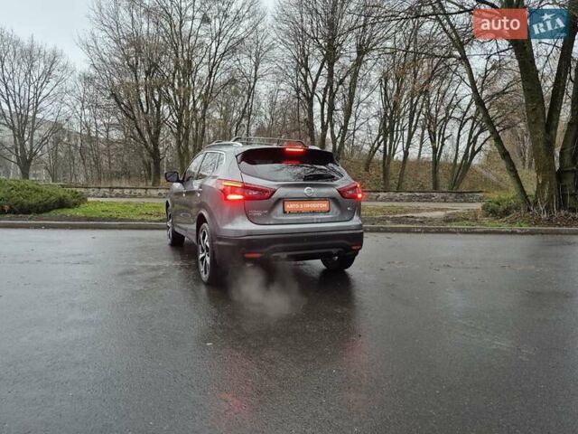 Серый Ниссан Rogue Sport, объемом двигателя 2 л и пробегом 70 тыс. км за 18200 $, фото 8 на Automoto.ua