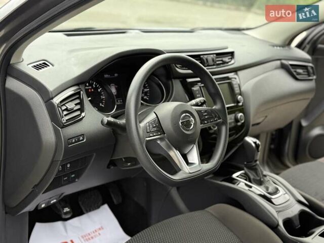 Серый Ниссан Rogue Sport, объемом двигателя 2 л и пробегом 93 тыс. км за 15300 $, фото 47 на Automoto.ua